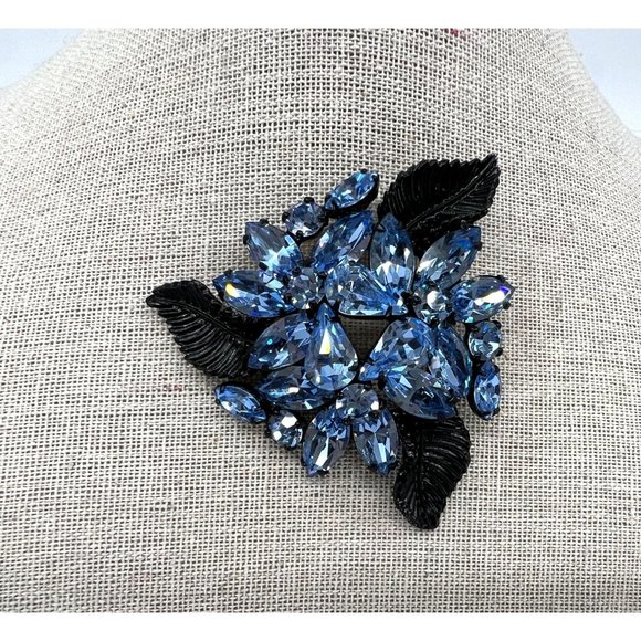 Vintage Weiss Japanned Light Sapphire Blue Double Tiered Statement Brooch - Picture 6 of 7